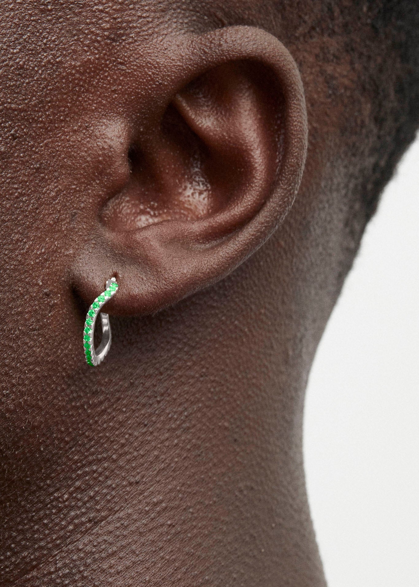 Distorted Hoop Earring Midi - Green