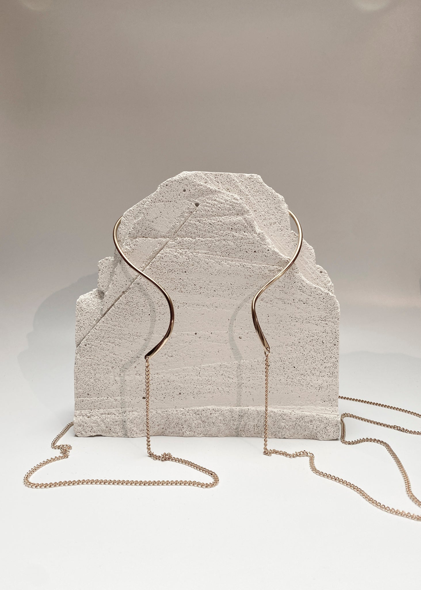 Curved Body Chain - Sample 1