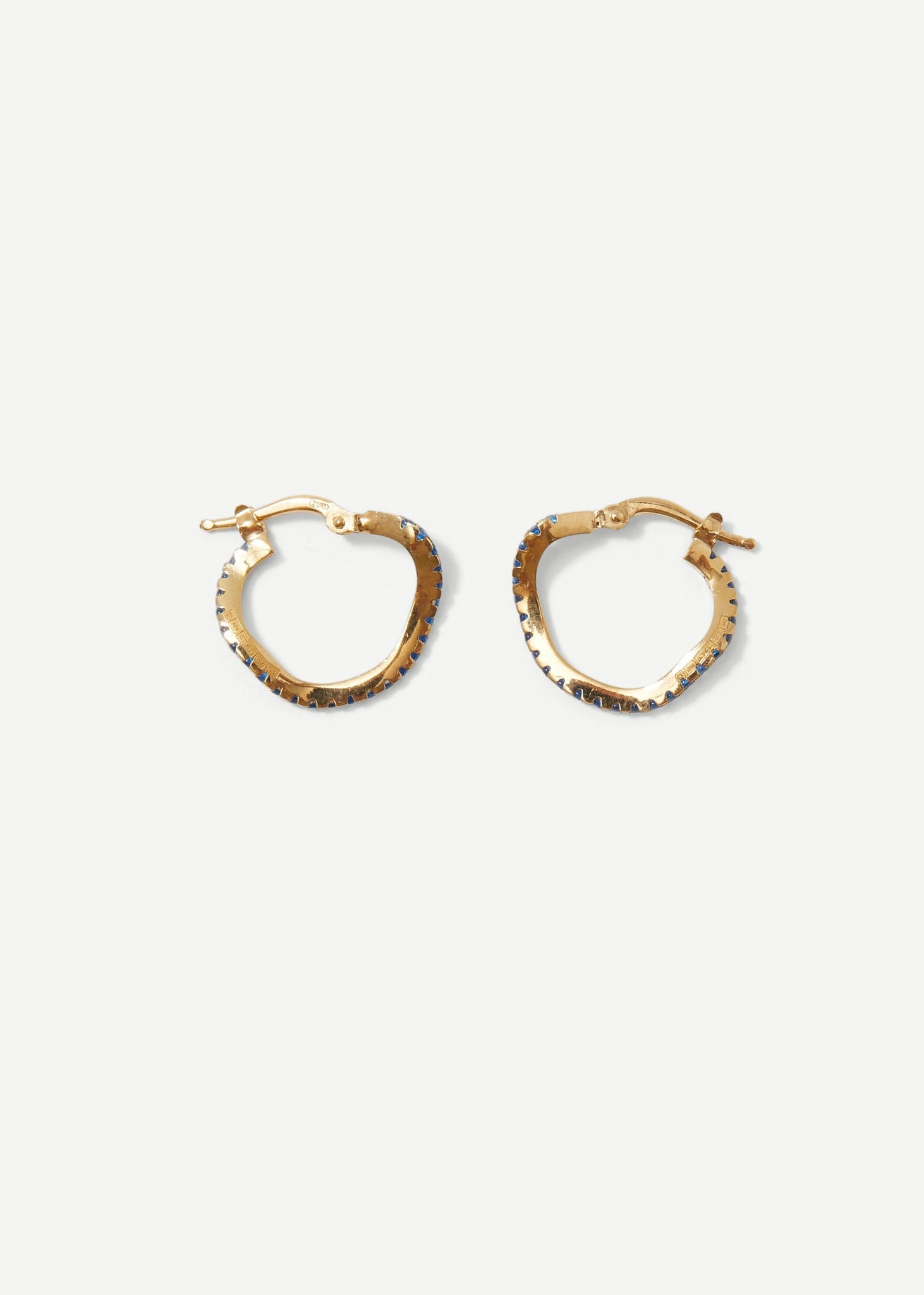 Distorted Hoop Earring Midi | Sapphire blue - Earrings - Cornelia Webb - 2