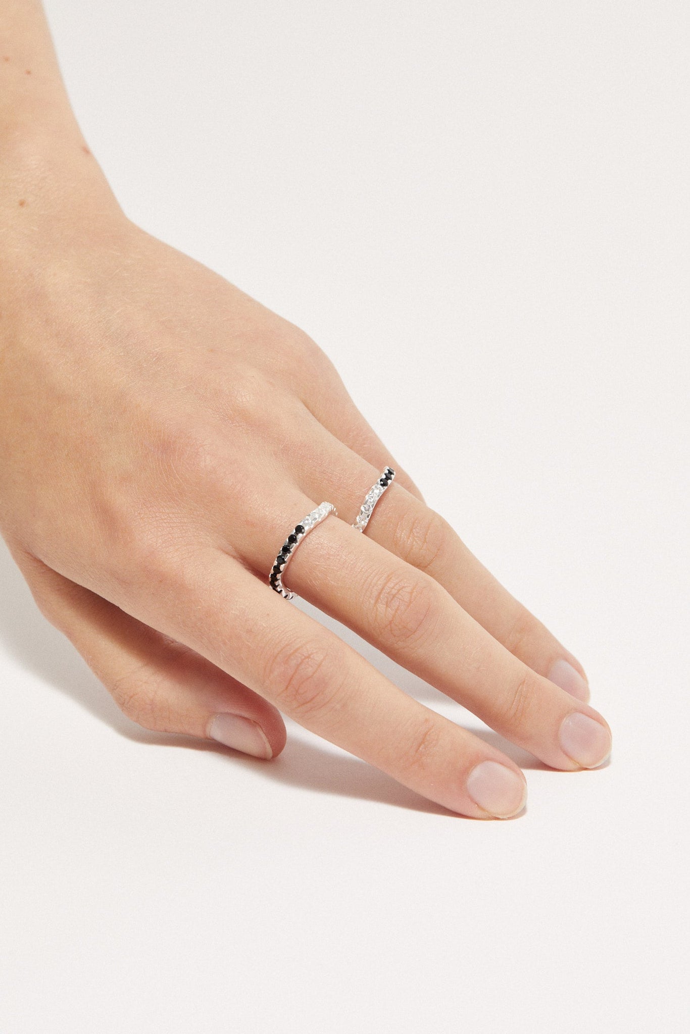 Distorted Single Ring Midi | Black and White - Rings - Cornelia Webb - 2