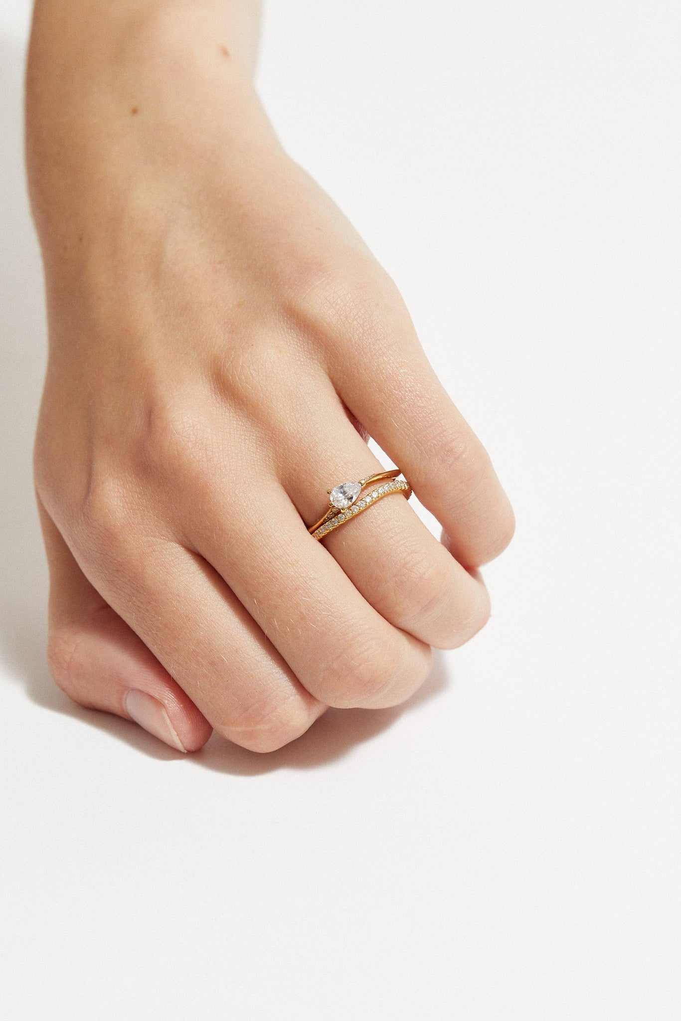 Drop Solitaire Ring Midi Pavé 0.3 - 0.5 Ct - Customised - 2