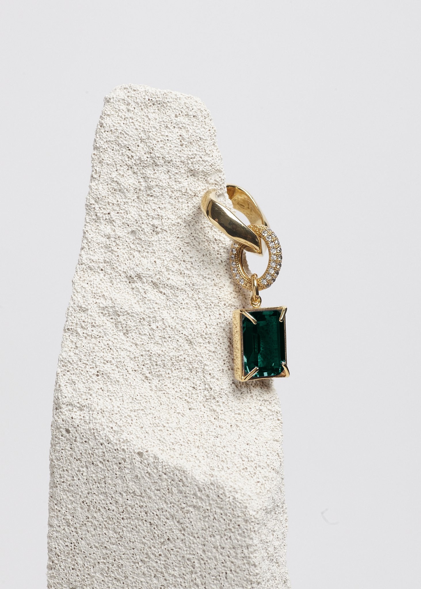 Folded Ear Cuff Maxi  - Green Quartz