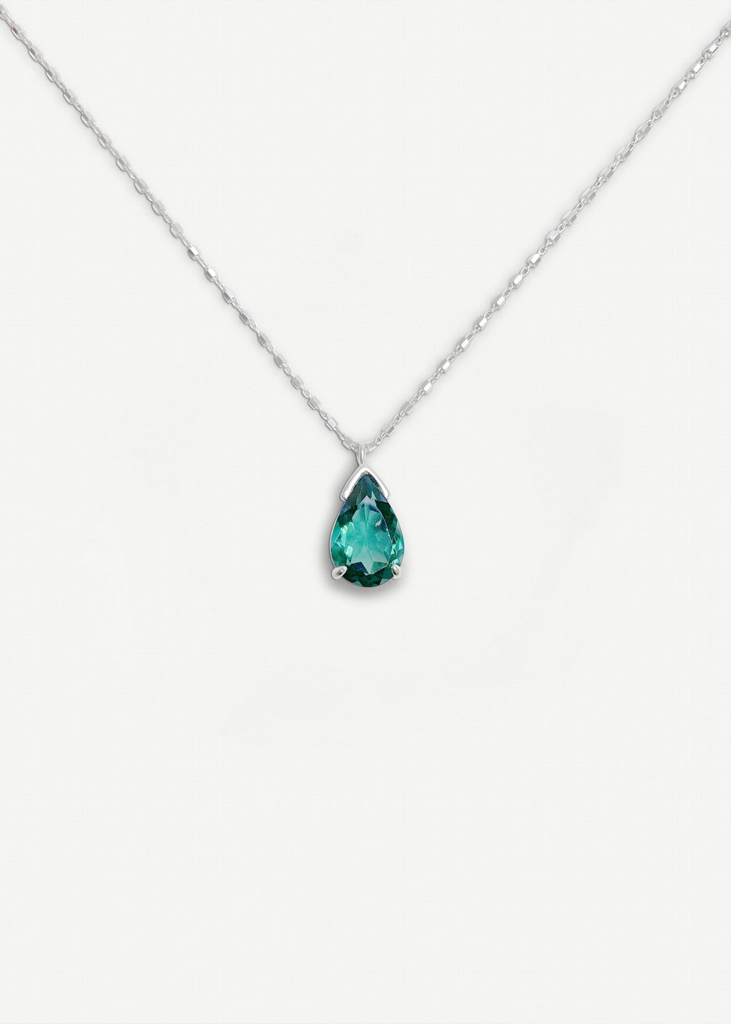 Green quartz drop necklace | Silver - Cornelia Webb - 1