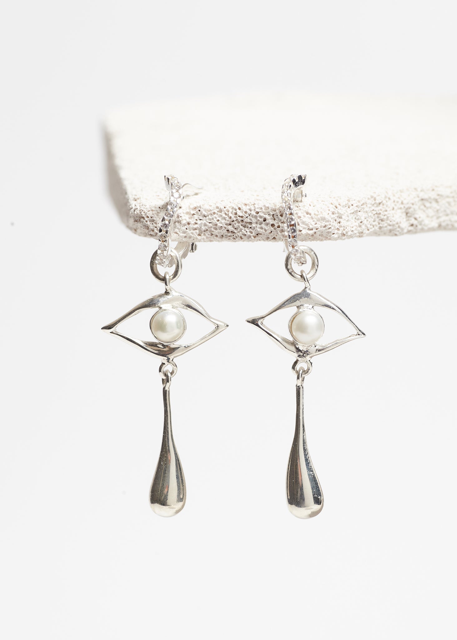PEARLED EYE DROPS Cornelia Webb Earring