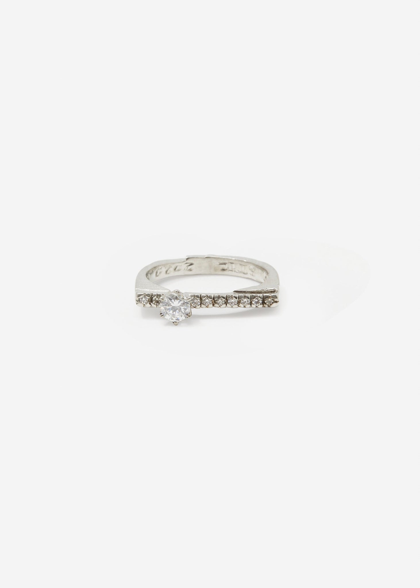Slized Brilliant Cut Solitaire Ring Pavé 0.25 Ct - Rings - Customised - 1