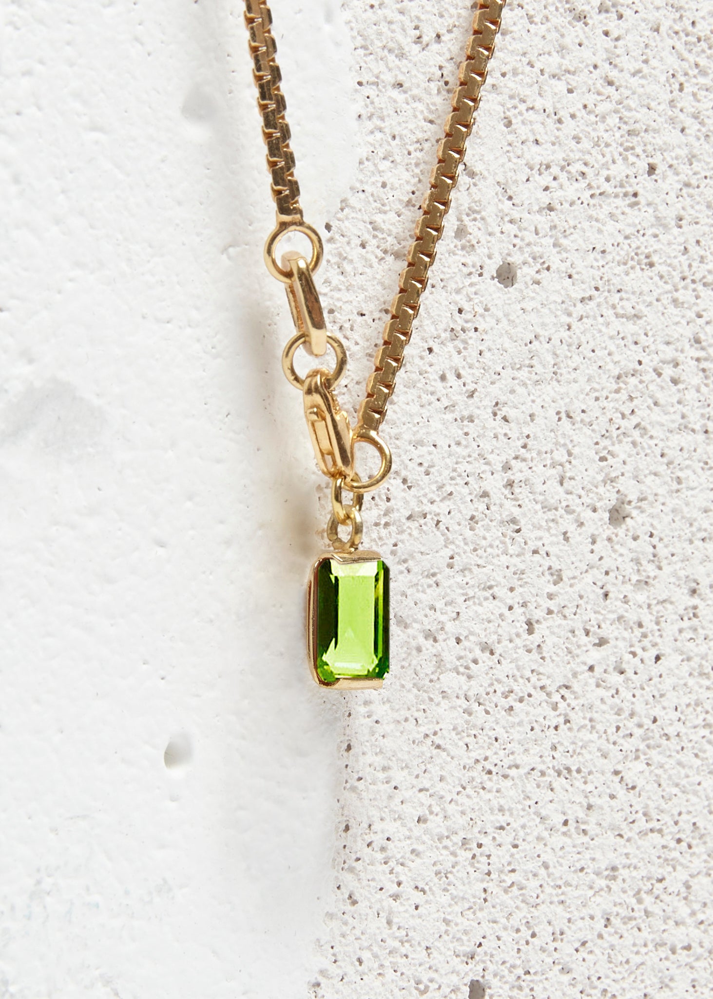 Slized Zigzag Necklace - Light green