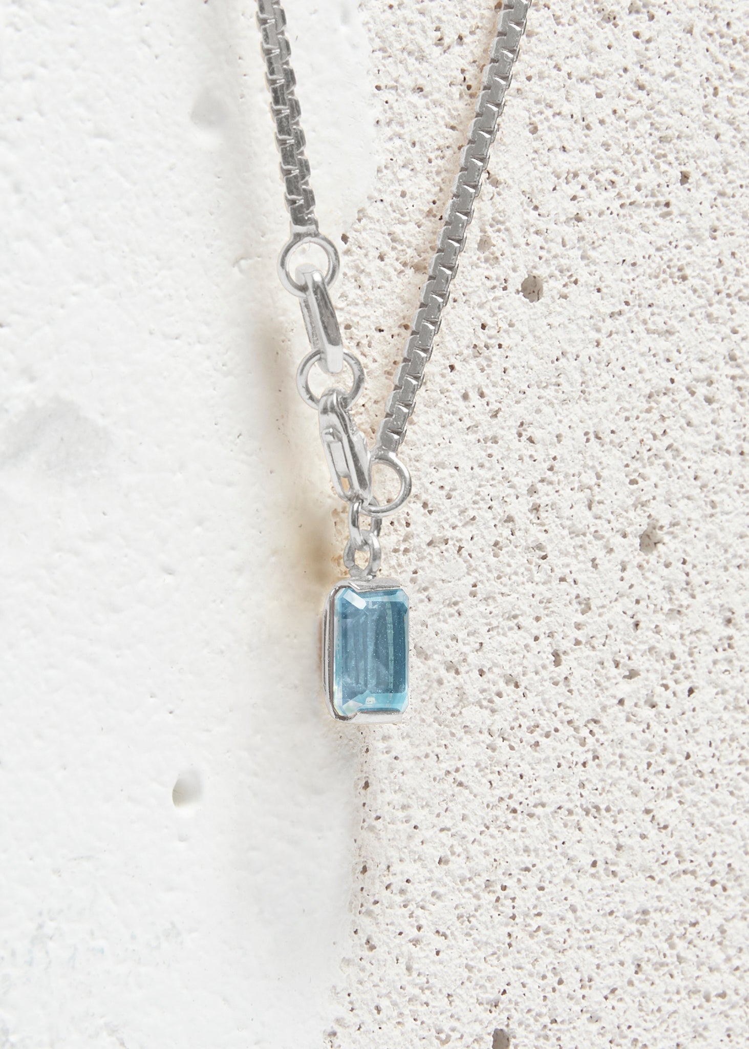 Slized Zigzag Necklace - Sky blue topaz