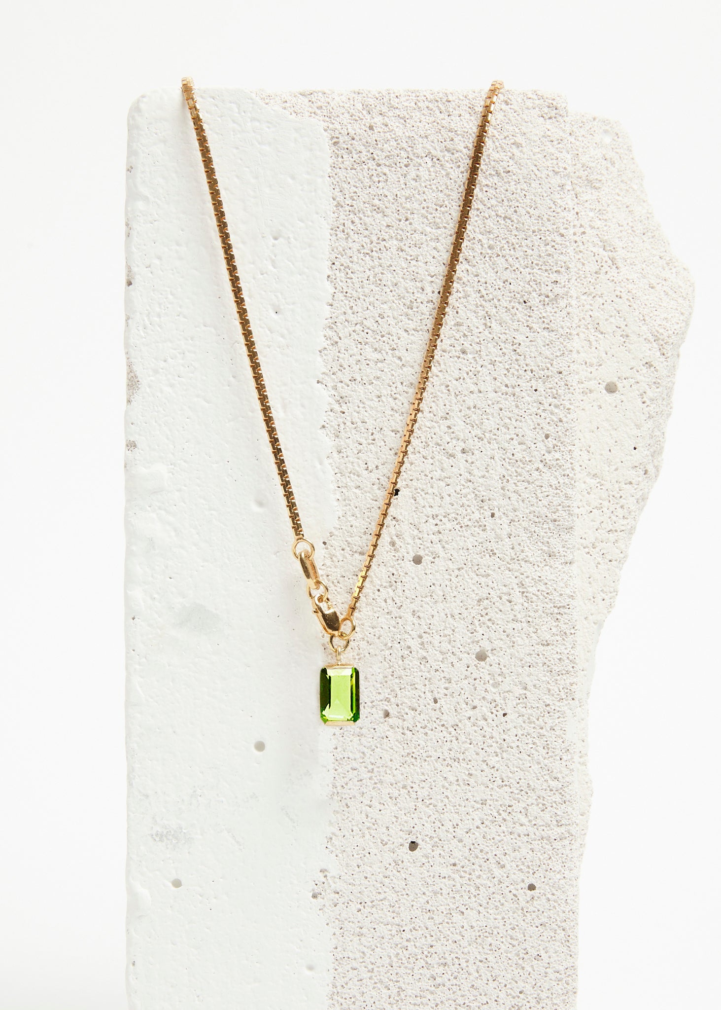 Slized Zigzag Necklace - Light green