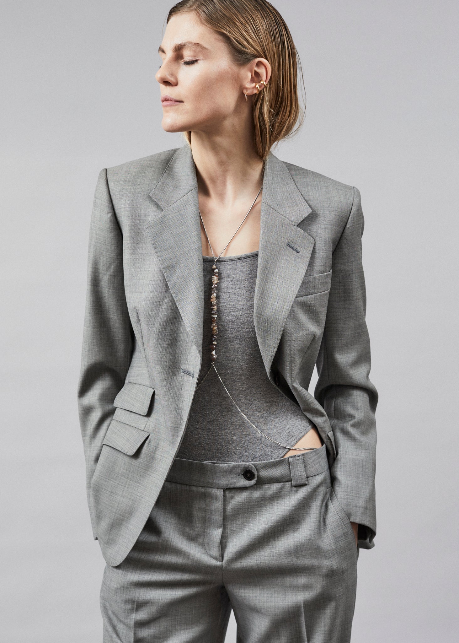 RENTAL - STONED BODY CHAIN / MEDIUM CW - Rental