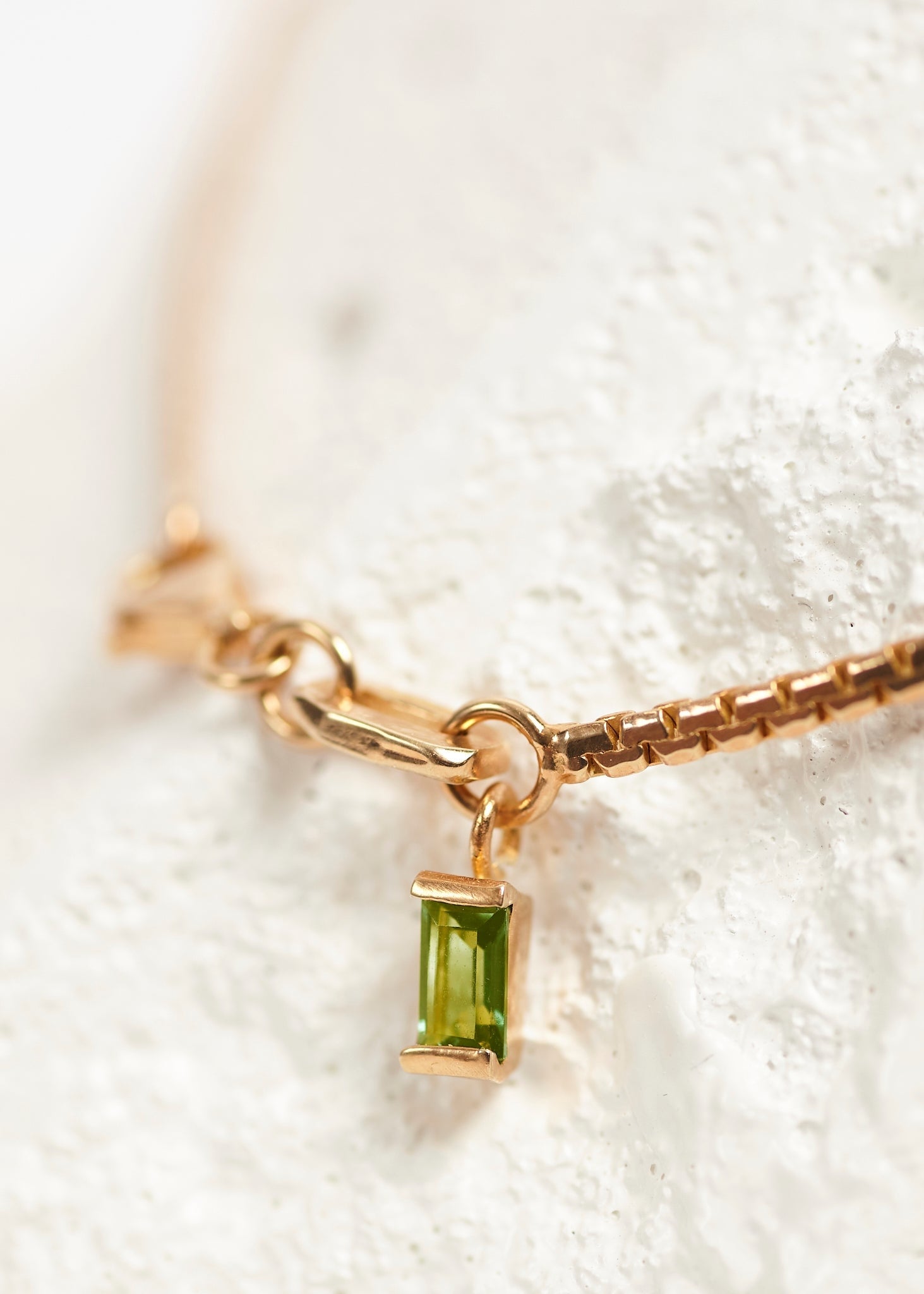 Slized Zigzag Necklace Mini | Peridot Cornelia Webb Necklace