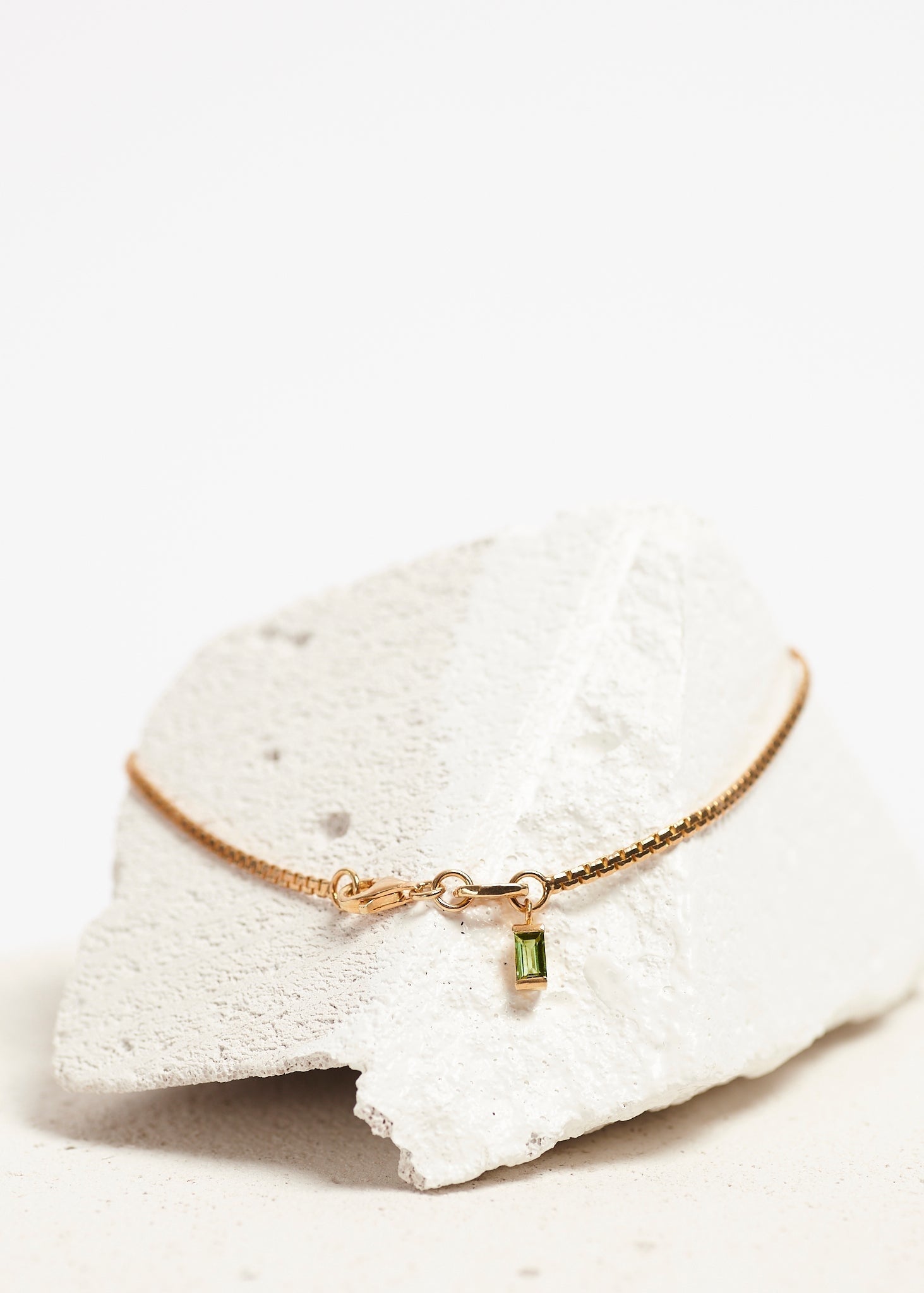 Slized Zigzag Necklace Mini | Peridot Cornelia Webb Necklace